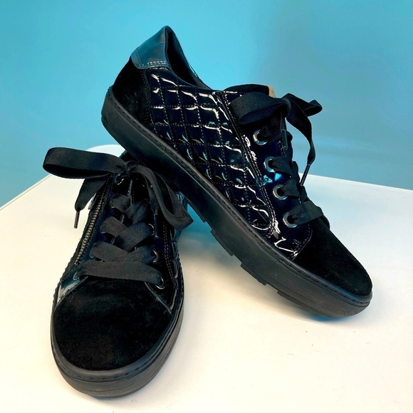 RON WHITE Sz 40 Suede Quilted Zipper Lace Up  Sneakers - Picture 1 of 12